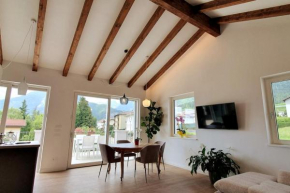 Living with style between mountains & apple orchards